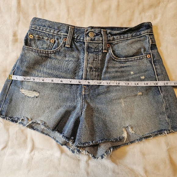 Levi’s Shorts High Rise Distressed Sz 27 Run Small Medium Wash - Picture 8 of 8